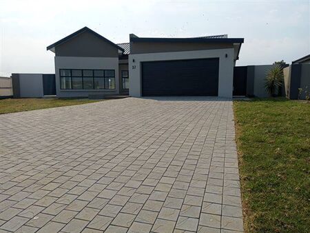 3 Bedroom House in Le Grand Estate