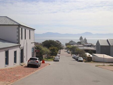 1 Bedroom Apartment in Mossel Bay Central