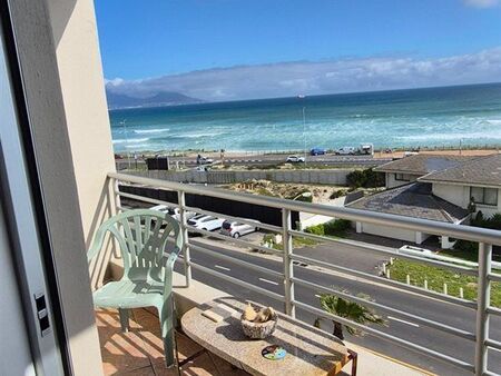 1 Bedroom Apartment in Bloubergstrand