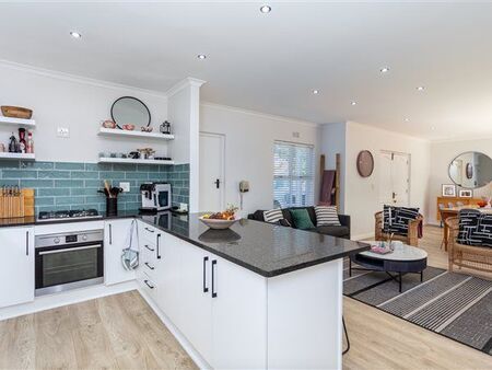 3 Bedroom House in Sunningdale