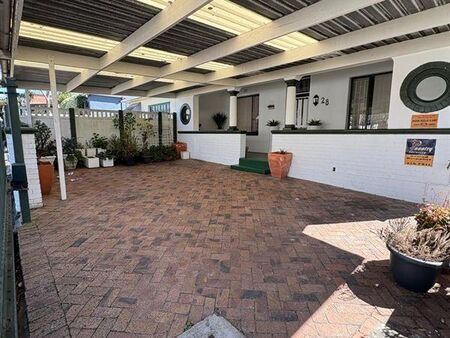 3 Bedroom House in Kenilworth