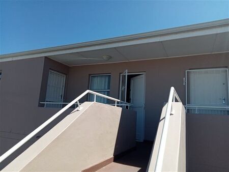 1 Bedroom Apartment in Bothasig