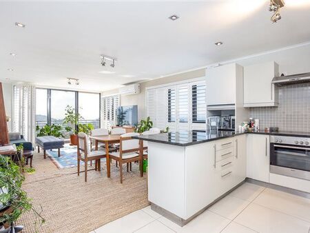 2 Bedroom Apartment in Vredehoek