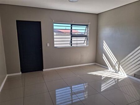 2 Bedroom Apartment in Grassy Park