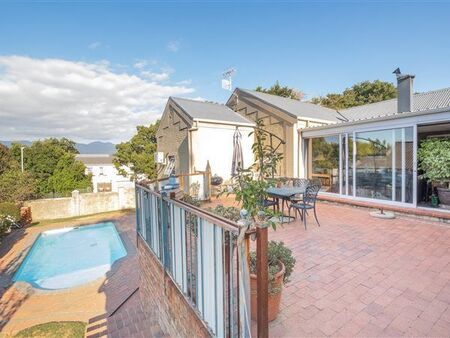 4 Bedroom House in Paarl