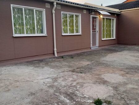 3 Bedroom House in Caneside