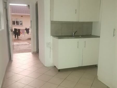 Bachelor apartment in Sydenham