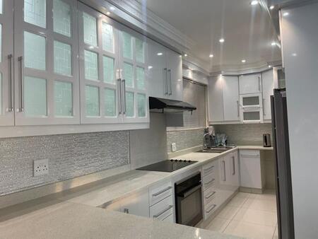 2 Bedroom Penthouse in Amanzimtoti