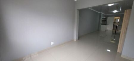 1 Bedroom bachelor flat to rent in Kenilworth, Cape Town