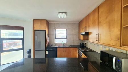 1 Bedroom apartment to rent in Three Anchor Bay, Cape Town