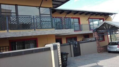 4 Bedroom penthouse to rent in Helderkruin, Roodepoort