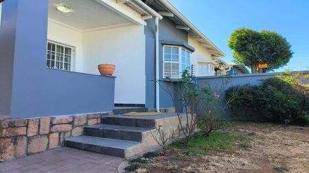 2 Bedroom house to rent in Melville, Johannesburg