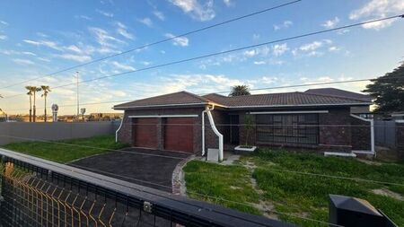4 Bedroom house to rent in Milnerton Central