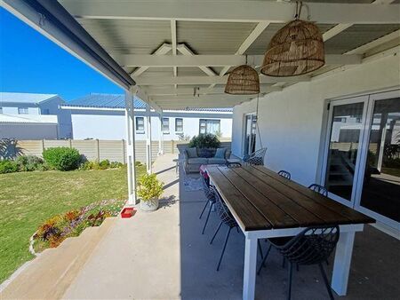 2 Bedroom House in Struisbaai