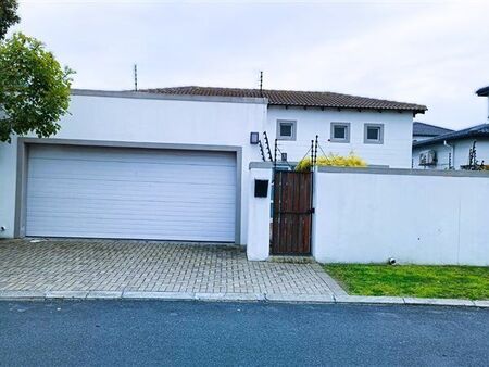 3 Bedroom House in Parklands North