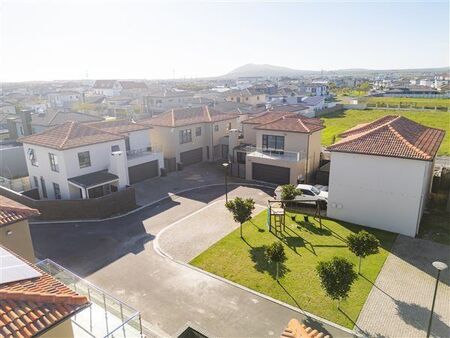 4 Bedroom House in Parklands North