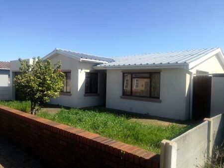 4 Bedroom House in Lotus River