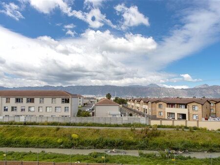 1 Bedroom Apartment in Strand Central