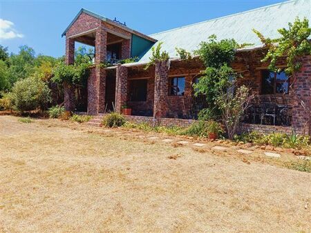 2 Bedroom House in High Riding Country Estate