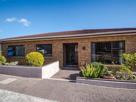 3 Bedroom House in Die Wingerd