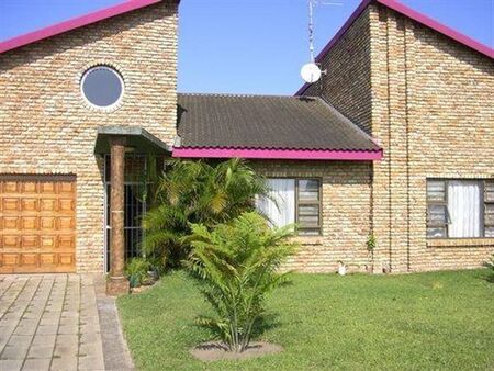 4 Bedroom House in Meerensee