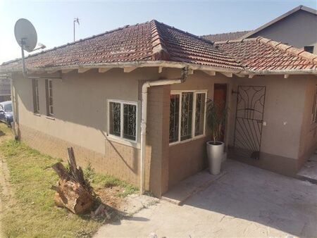2 Bedroom House in Montclair