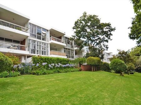 3 Bedroom Apartment in Hyde Park
