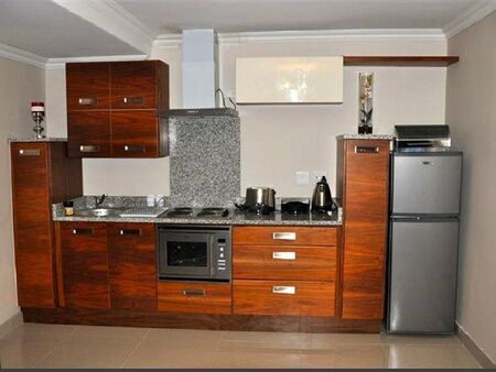 1 Bedroom Apartment in Hurlingham Manor