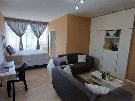 Bachelor apartment in Sandown