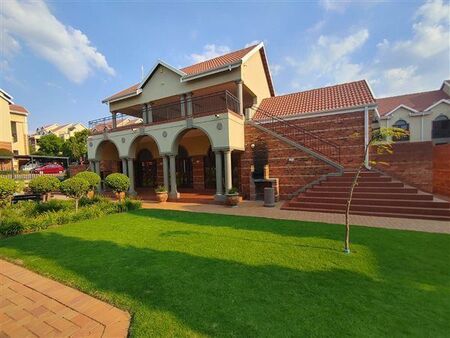3 Bedroom Apartment in Bryanston