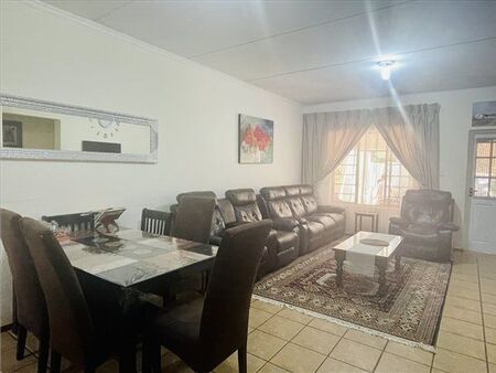 2 Bedroom Apartment in Sunninghill