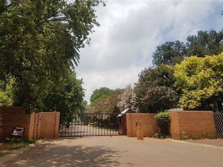 4 Bedroom House in Bedford Gardens