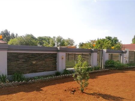 2 Bedroom House in Henley on Klip