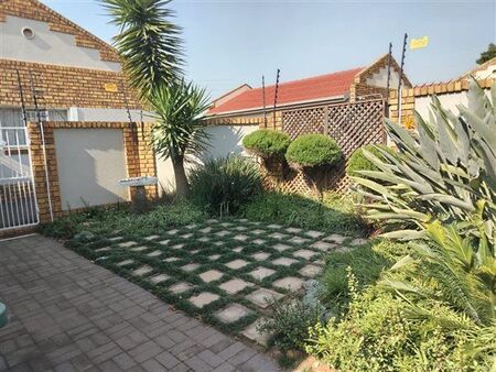 3 Bedroom Townhouse in Petersfield