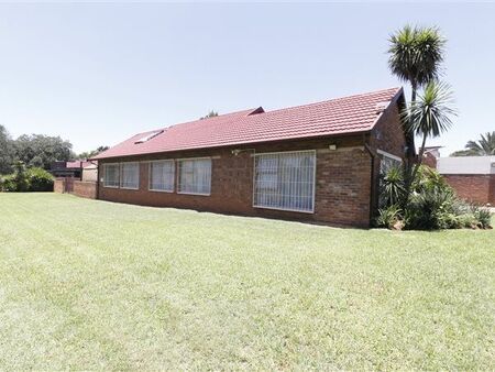 4 Bedroom House in Petersfield