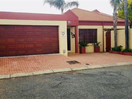 2 Bedroom Townhouse in Glen Marais