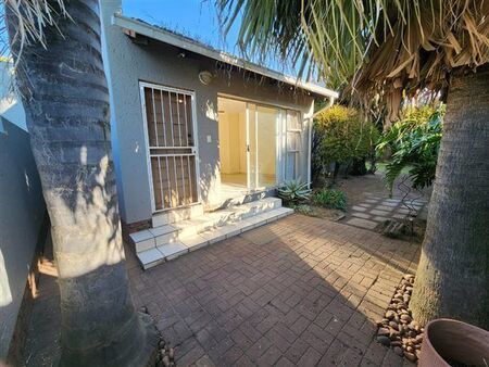 3 Bedroom Townhouse in Glen Marais