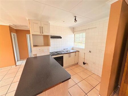 2 Bedroom Apartment in Ravenswood
