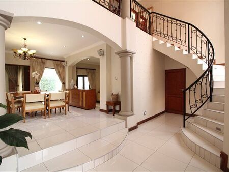 6 Bedroom House in Blue Valley Golf Estate