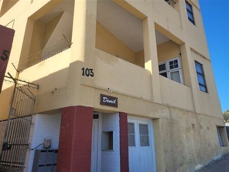 2 Bedroom Flat in Richmond Hill