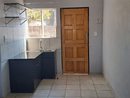 Studio apartment in Booysens