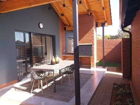 3 Bedroom Townhouse in Olympus