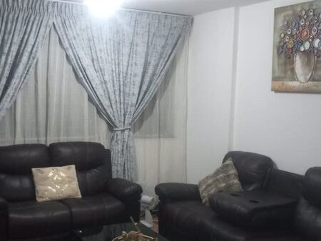 2 Bedroom Apartment in Sunnyside