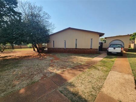 3 Bedroom House in Sinoville