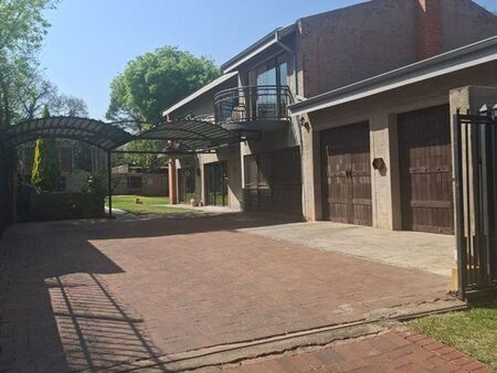 4 Bedroom House in Rietondale