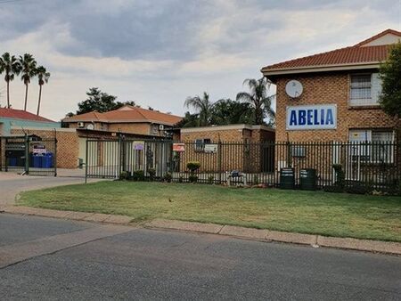 Bachelor apartment in Rietfontein