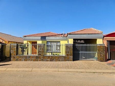 2 Bedroom House in Dobsonville