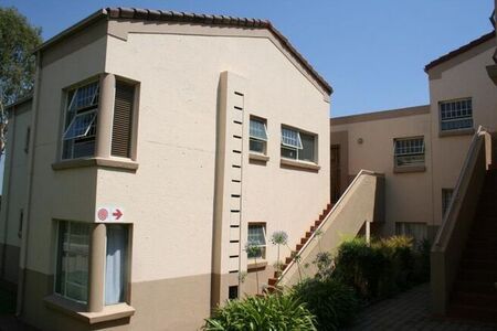 2 Bedroom townhouse - sectional to rent in Rembrandt Park, Johannesburg