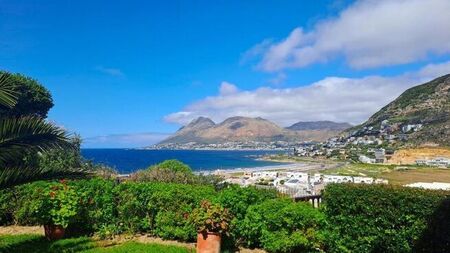 2 Bedroom house to rent in Glencairn Heights, Simons Town