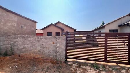 2 Bedroom house to rent in Soshanguve East